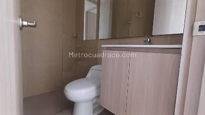 Apartamento en arriendo en Loma Del Barro, Envigado · foto 14 de 15