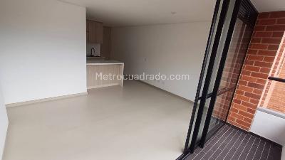 Apartamento en arriendo en Loma Del Barro, Envigado · foto 2 de 15