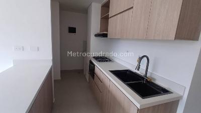 Apartamento en arriendo en Loma Del Barro, Envigado · foto 4 de 15