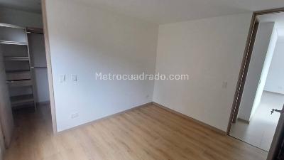 Apartamento en arriendo en Loma Del Barro, Envigado · foto 7 de 15