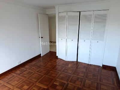 Apartamento de 3 alcobas en arriendo en Loma De Los Parra, Medellín, 155 m² · foto 14 de 18