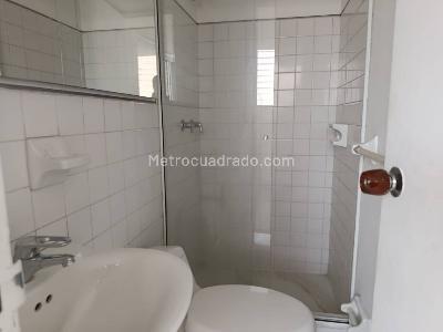 Apartamento de 3 alcobas en arriendo en Loma De Los Parra, Medellín, 155 m² · foto 15 de 18
