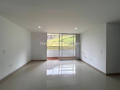 Apartamento de 3 alcobas en venta en Aves Maria, Sabaneta, 71 m² · foto 5 de 14