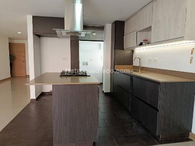 Apartamento en arriendo en El Portal, Envigado · foto 2 de 16