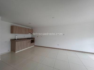 Apartamento de 3 alcobas en venta en Aves Maria, Sabaneta, 68 m² · foto 2 de 14