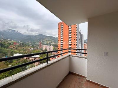 Apartamento de 3 alcobas en venta en Aves Maria, Sabaneta, 68 m² · foto 4 de 14
