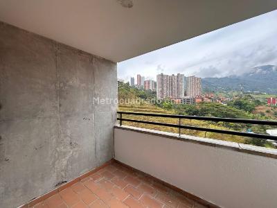 Apartamento de 3 alcobas en venta en Aves Maria, Sabaneta, 68 m² · foto 5 de 14