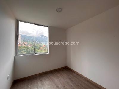 Apartamento de 3 alcobas en venta en Aves Maria, Sabaneta, 68 m² · foto 9 de 14