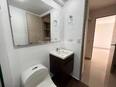 Apartamento de 3 alcobas en venta en Tres Esquinas, Sabaneta, 68 m² · foto 12 de 20