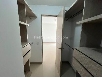 Apartamento de 3 alcobas en venta en Tres Esquinas, Sabaneta, 68 m² · foto 17 de 20