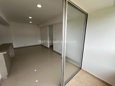 Apartamento de 3 alcobas en venta en Tres Esquinas, Sabaneta, 68 m² · foto 5 de 20