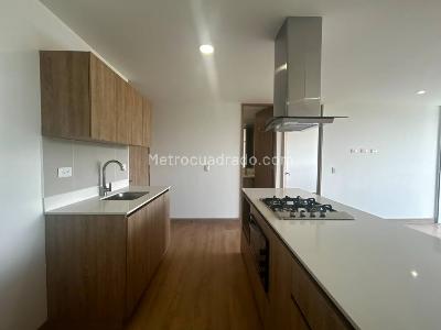 Apartamento de 2 alcobas en venta en San Nicolas, Rionegro, 68 m² · foto 3 de 18