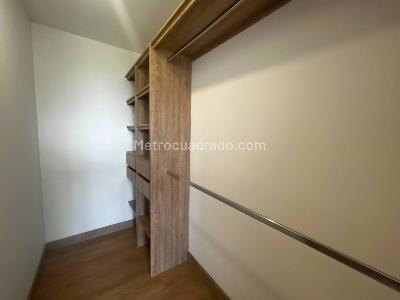 Apartamento de 2 alcobas en venta en San Nicolas, Rionegro, 68 m² · foto 7 de 18