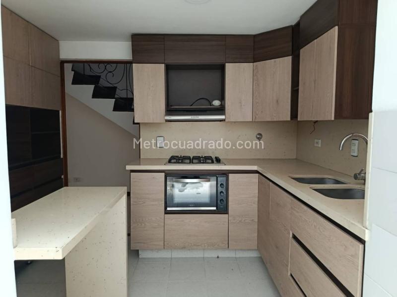 4BR Apartment in Loma De Las Brujas (230 m²) - 4