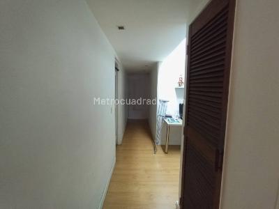 Apartamento de 3 alcobas en arriendo en San Diego, Medellín, 90 m² · foto 9 de 20