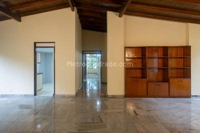Apartamento de 3 alcobas en venta en Patio Bonito, Medellín, 147 m² · foto 2 de 20