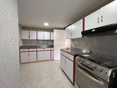 Apartamento de 3 alcobas en venta en Patio Bonito, Medellín, 147 m² · foto 3 de 20