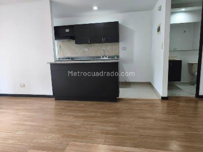Apartaestudio en arriendo en Loma De Los Gonzalez, Medellín, 64 m² · foto 2 de 9