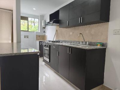 Apartaestudio en arriendo en Loma De Los Gonzalez, Medellín, 64 m² · foto 3 de 9