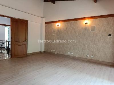 Casa de 3 alcobas en arriendo en Montessori, Envigado, 260 m² · foto 10 de 20