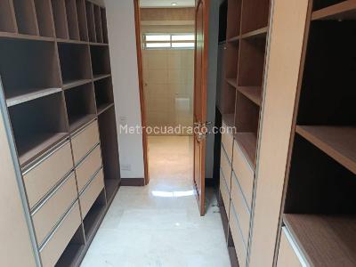 Casa de 3 alcobas en arriendo en Montessori, Envigado, 260 m² · foto 13 de 20