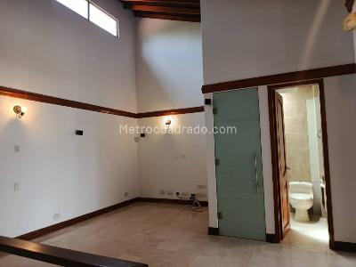 Casa de 3 alcobas en arriendo en Montessori, Envigado, 260 m² · foto 20 de 20