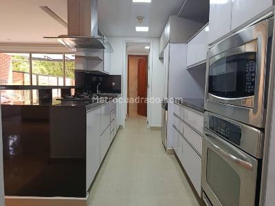 Casa de 3 alcobas en arriendo en Montessori, Envigado, 260 m² · foto 3 de 20