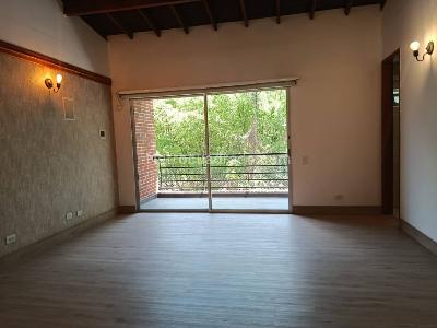 Casa de 3 alcobas en arriendo en Montessori, Envigado, 260 m² · foto 9 de 20