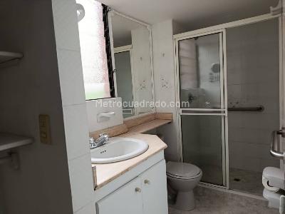 Apartamento en arriendo en El Portal, Envigado · foto 14 de 16