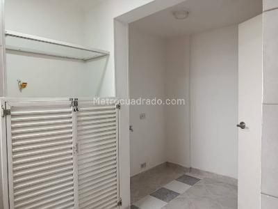 Apartamento en arriendo en El Portal, Envigado · foto 5 de 16
