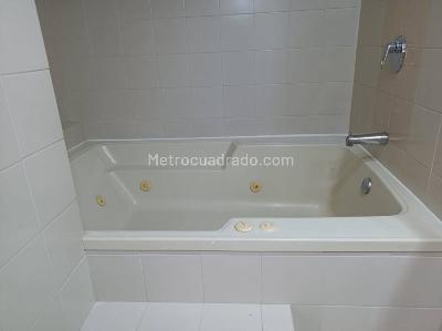 Apartamento de 3 alcobas en arriendo en La Calera, Medellín, 140 m² · foto 11 de 16