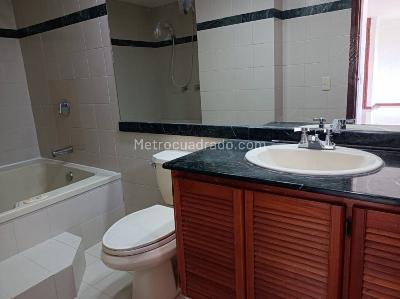 Apartamento de 3 alcobas en arriendo en La Calera, Medellín, 140 m² · foto 14 de 16