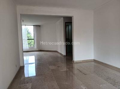 Apartamento de 3 alcobas en arriendo en La Calera, Medellín, 140 m² · foto 2 de 16