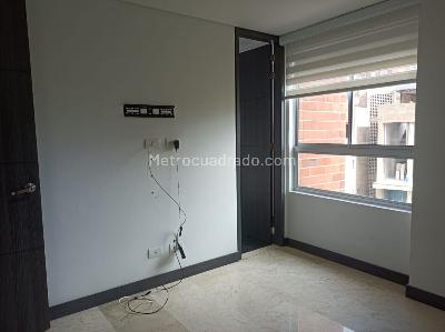 Apartamento de 3 alcobas en venta en Castropol, Medellín, 138 m² · foto 10 de 19