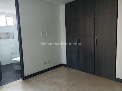 Apartamento de 3 alcobas en venta en Castropol, Medellín, 138 m² · foto 11 de 19