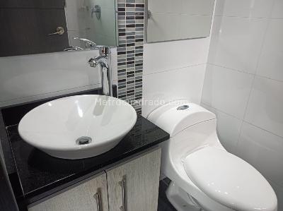 Apartamento de 3 alcobas en venta en Castropol, Medellín, 138 m² · foto 13 de 19