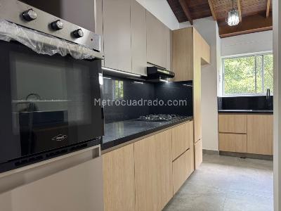 Apartamento de 3 alcobas en venta en Patio Bonito, Medellín, 87 m² · foto 2 de 19