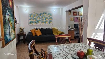 Casa de 3 alcobas en venta en Loma Del Escobero, Envigado, 127 m² · foto 4 de 20