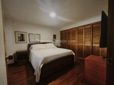 Apartamento de 4 alcobas en venta en Loma De Los Parra, Medellín, 212 m² · foto 11 de 14