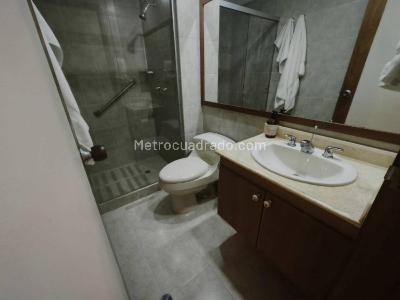 Apartamento de 4 alcobas en venta en Loma De Los Parra, Medellín, 212 m² · foto 13 de 14