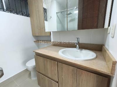 Apartamento de 2 alcobas en arriendo en Loma Del Escobero, Envigado, 93 m² · foto 11 de 18