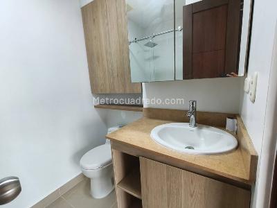 Apartamento de 2 alcobas en arriendo en Loma Del Escobero, Envigado, 93 m² · foto 13 de 18