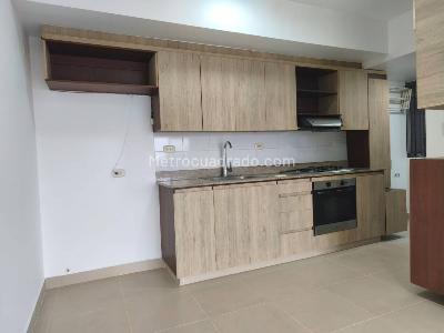 Apartamento de 2 alcobas en arriendo en Loma Del Escobero, Envigado, 93 m² · foto 2 de 18