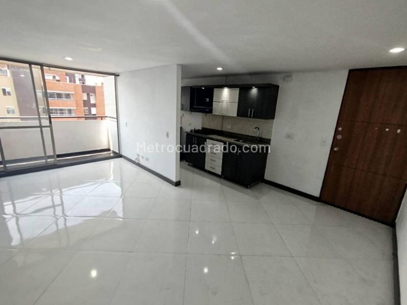 2BR Apartment in La Ferreria (68 m²) - 2