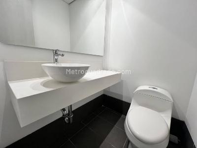 Apartaestudio en arriendo en Los Balsos, Medellín, 63 m² · foto 12 de 14