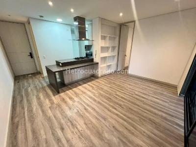 Apartaestudio en arriendo en Los Balsos, Medellín, 63 m² · foto 2 de 14