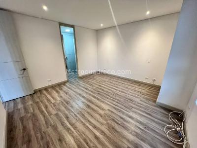 Apartaestudio en arriendo en Los Balsos, Medellín, 63 m² · foto 7 de 14