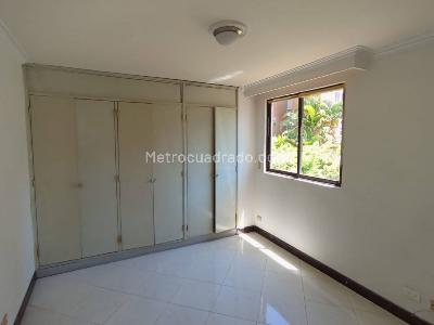 Apartamento en arriendo en Castropol, Medellín · foto 10 de 20
