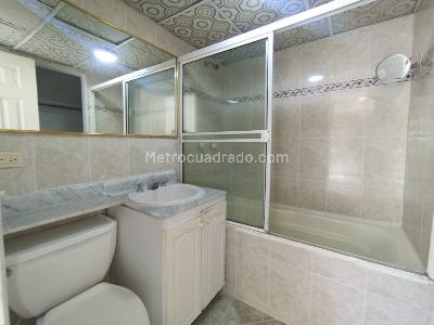 Apartamento en arriendo en Castropol, Medellín · foto 13 de 20