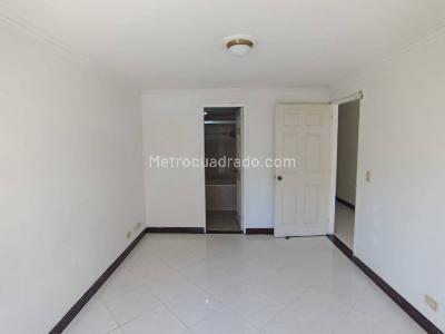 Apartamento en arriendo en Castropol, Medellín · foto 14 de 20